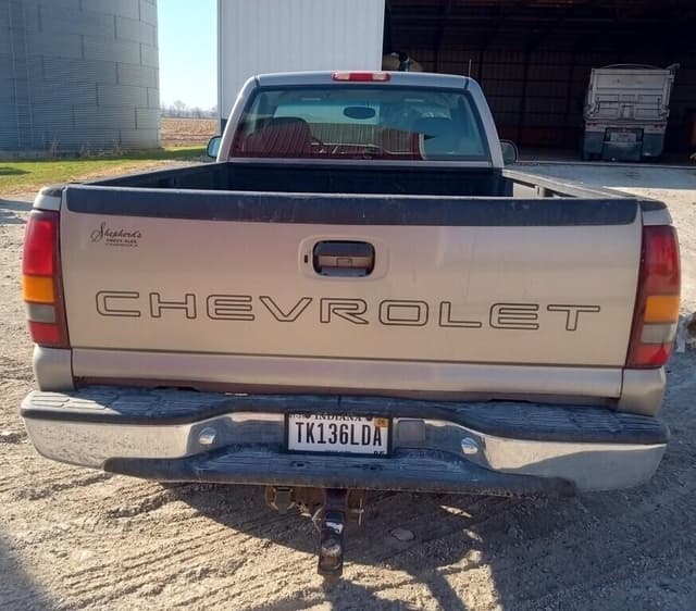 Image of Chevrolet 1500 equipment image 3
