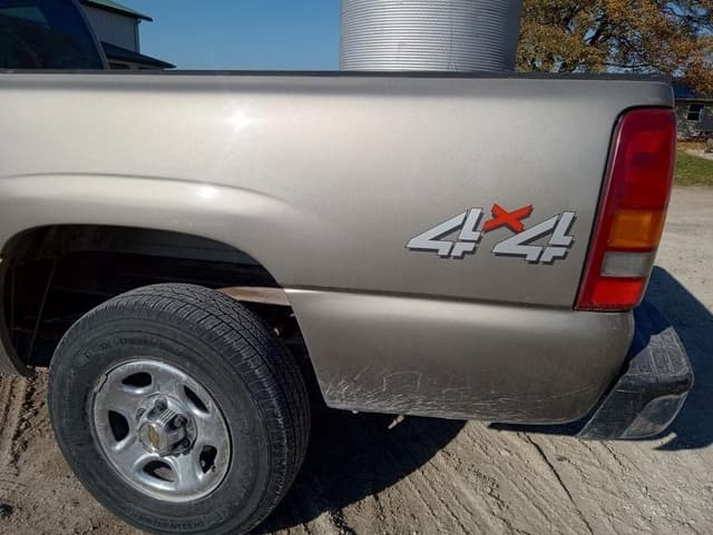 Image of Chevrolet 1500 equipment image 4