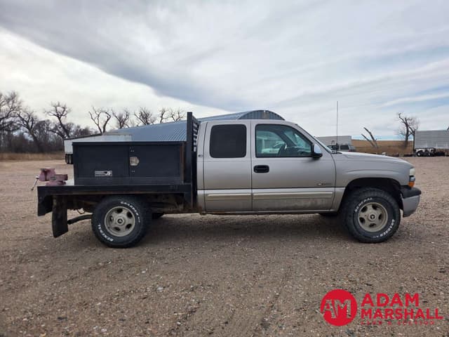 Image of Chevrolet 1500 equipment image 2