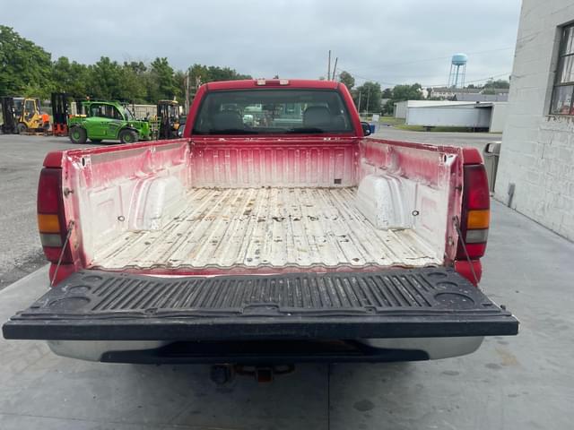 Image of Chevrolet 2500HD equipment image 4
