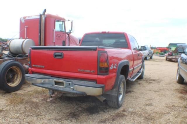 Image of Chevrolet 2500 equipment image 2
