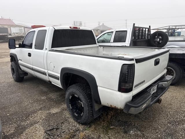 Image of Chevrolet 2500HD equipment image 1