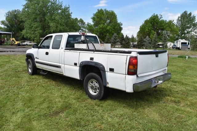Image of Chevrolet 2500HD equipment image 3