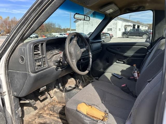 Image of Chevrolet 2500HD equipment image 4