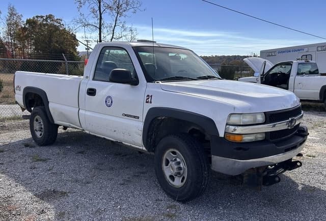 Image of Chevrolet 2500HD equipment image 2