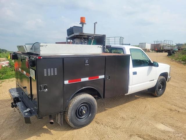 Image of Chevrolet 3500 equipment image 4