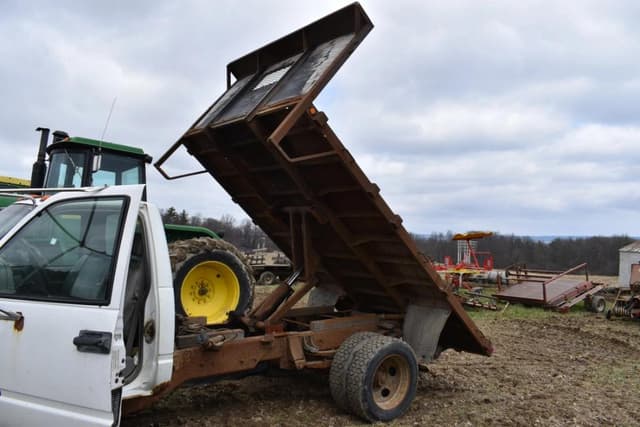 Image of Chevrolet 3500HD equipment image 4