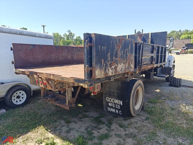 Image of Chevrolet 6500 equipment image 2