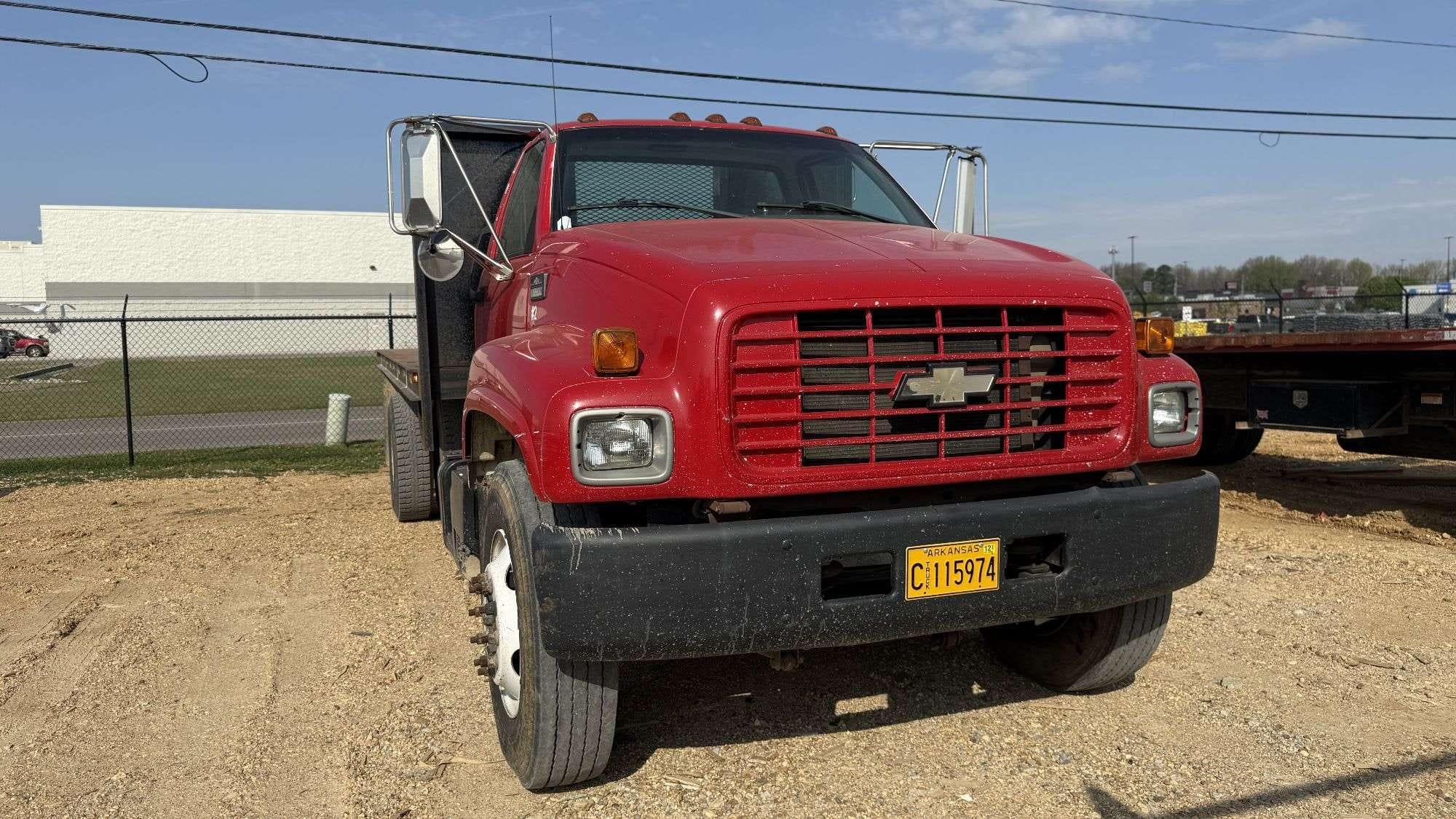 2001 Chevrolet C6500 Equipment Image0