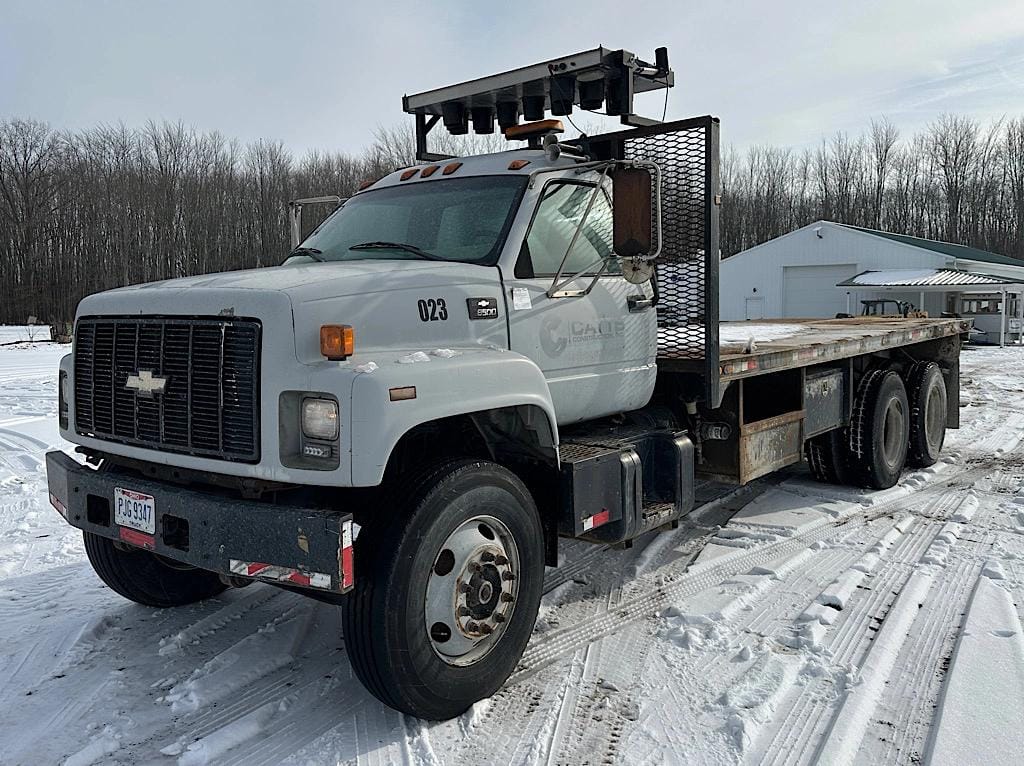 2001 Chevrolet C8500 Equipment Image0