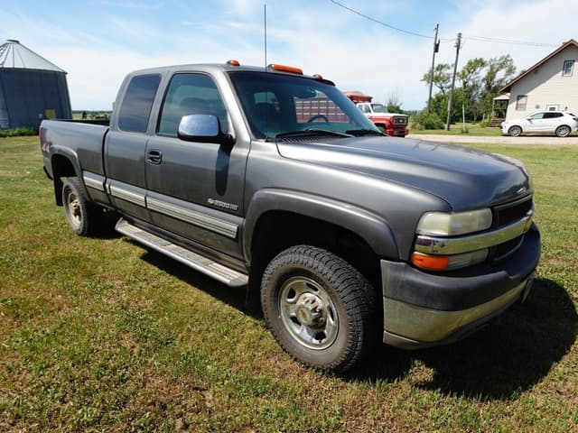 Image of Chevrolet 2500HD equipment image 1