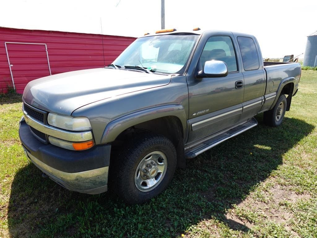 2001 Chevrolet 2500HD Equipment Image0