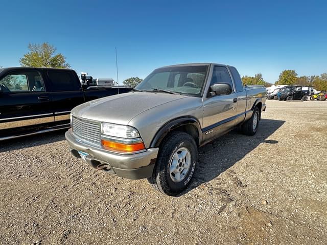 Image of Chevrolet S10 equipment image 2