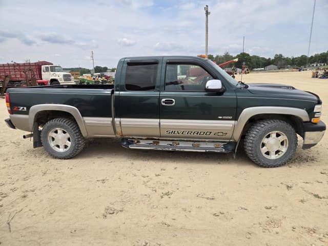 Image of Chevrolet 1500 equipment image 3
