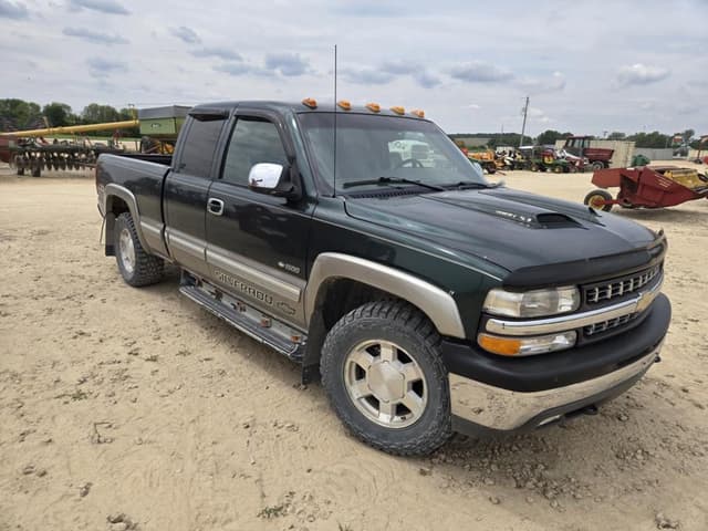 Image of Chevrolet 1500 equipment image 2