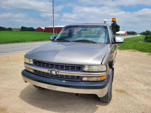 Image of Chevrolet 2500 equipment image 1