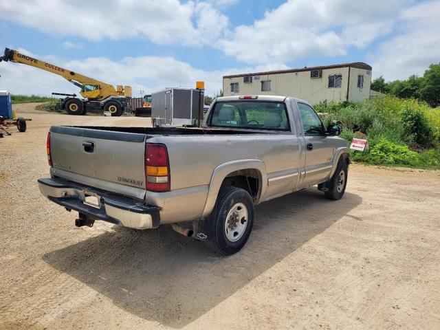 Image of Chevrolet 2500 equipment image 4