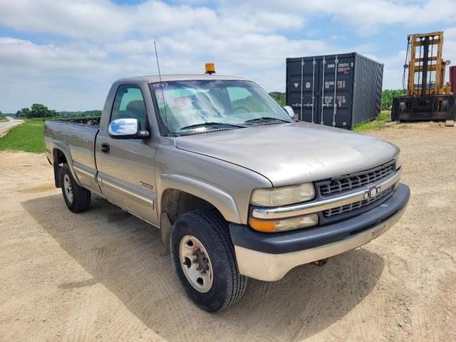 Image of Chevrolet 2500 equipment image 2