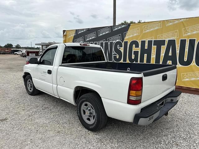 Image of Chevrolet Silverado equipment image 1