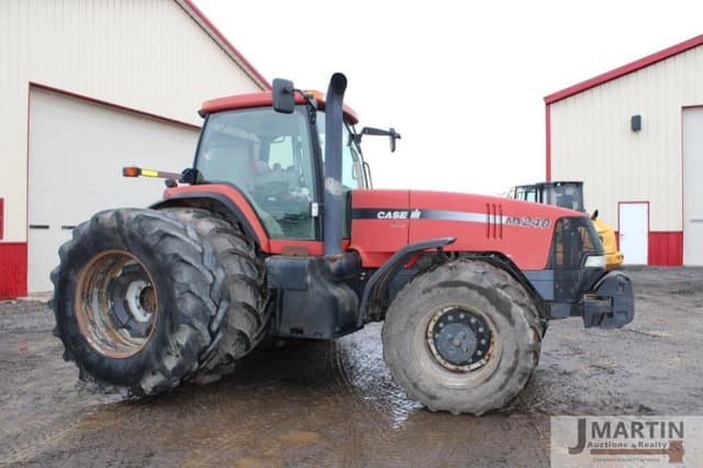 Image of Case IH MX240 equipment image 1