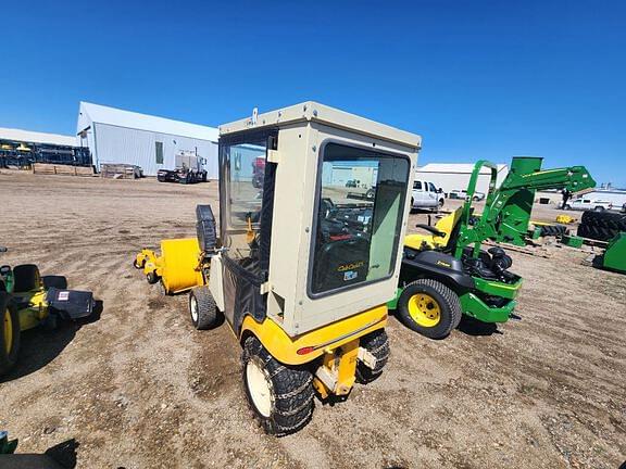 Image of Cub Cadet 3184 equipment image 2