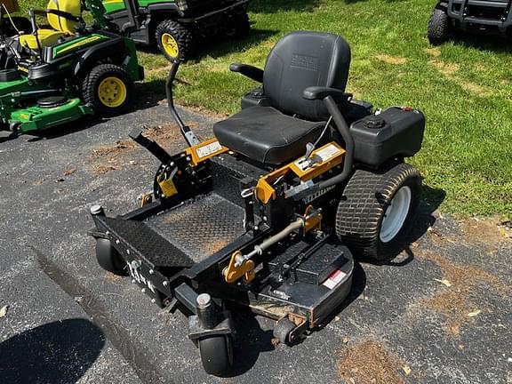 Image of Cub Cadet M48 equipment image 2