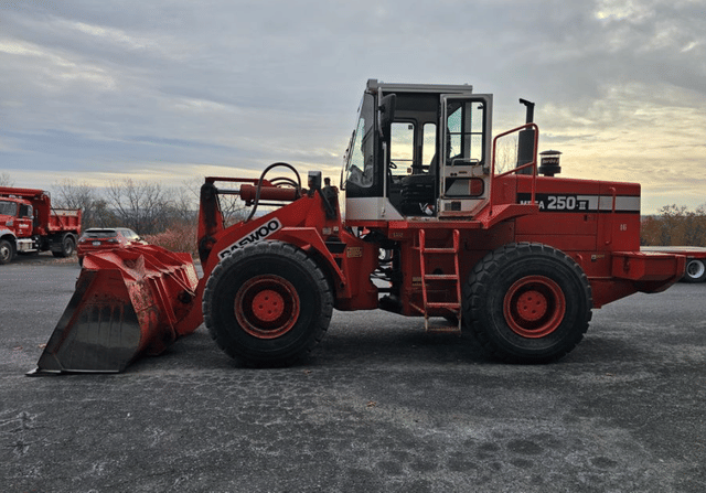 Image of Daewoo Mega 250-III equipment image 3