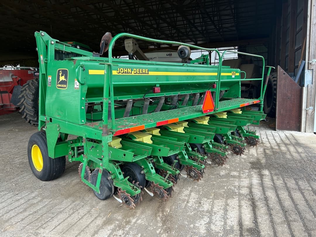 Image of John Deere 1535 Image 1