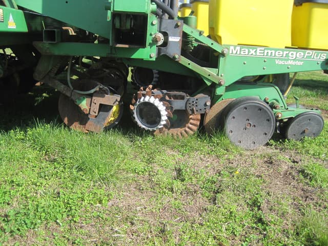 Image of John Deere 1770 equipment image 4