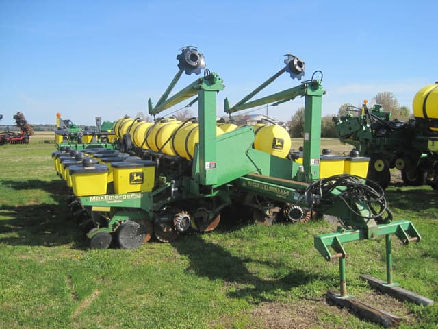 Image of John Deere 1770 equipment image 3