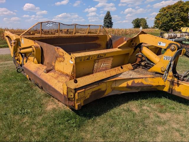 Image of John Deere 1812C equipment image 1