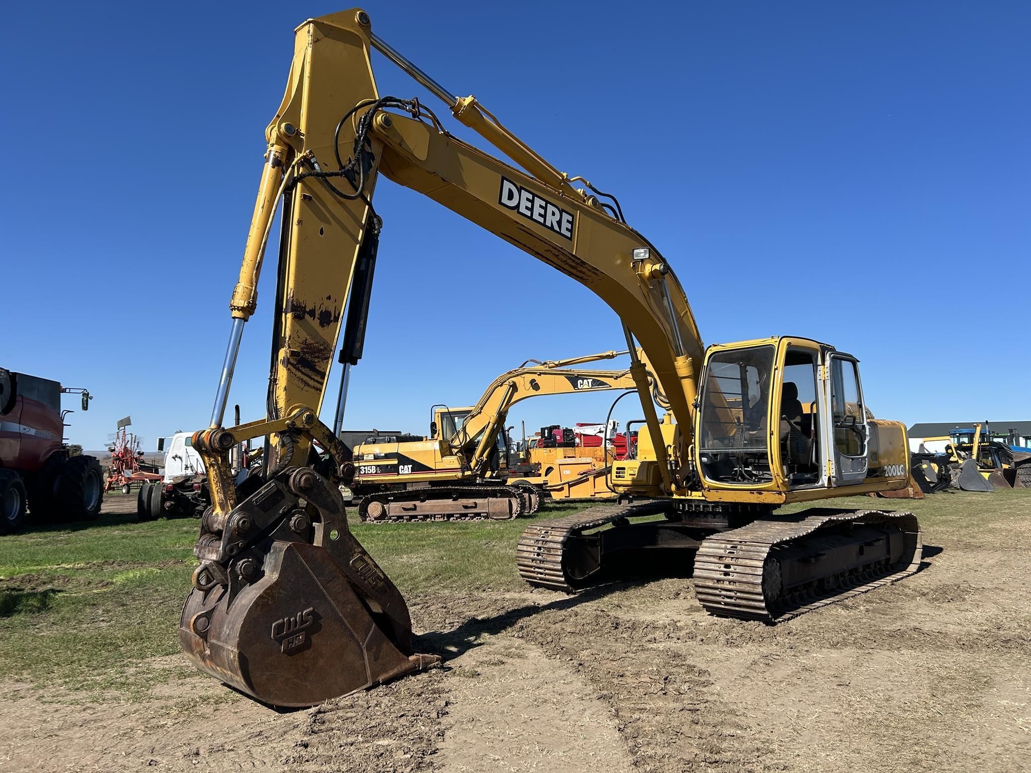 2001 John Deere 200LC Equipment Image0