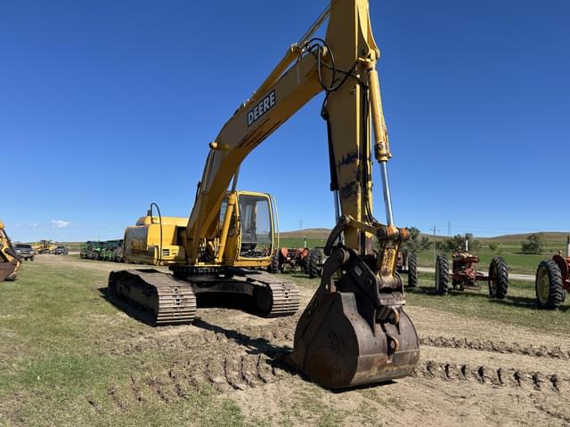Image of John Deere 200LC equipment image 2