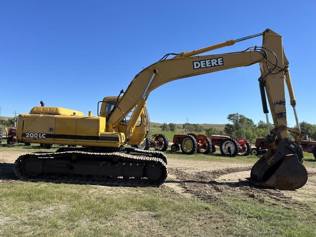 Image of John Deere 200LC equipment image 3