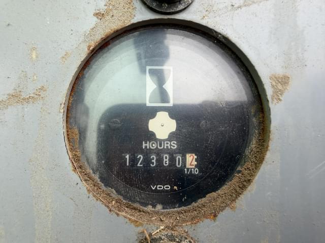 Image of John Deere 700H equipment image 1