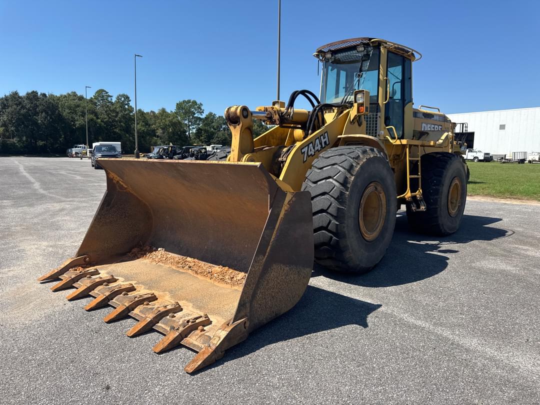 Image of John Deere 744H Primary image