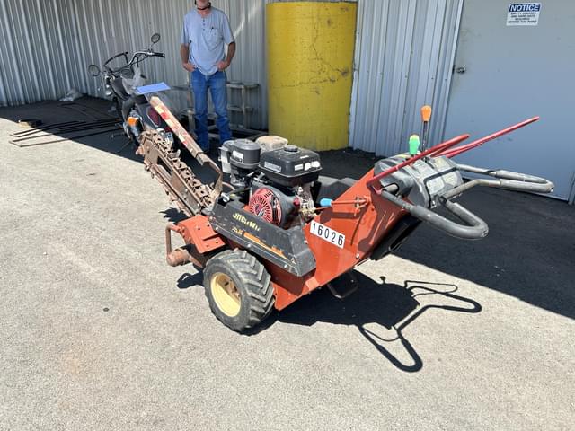 Image of Ditch Witch 1230 equipment image 2