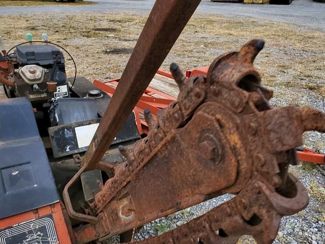 Image of Ditch Witch 1820 equipment image 2