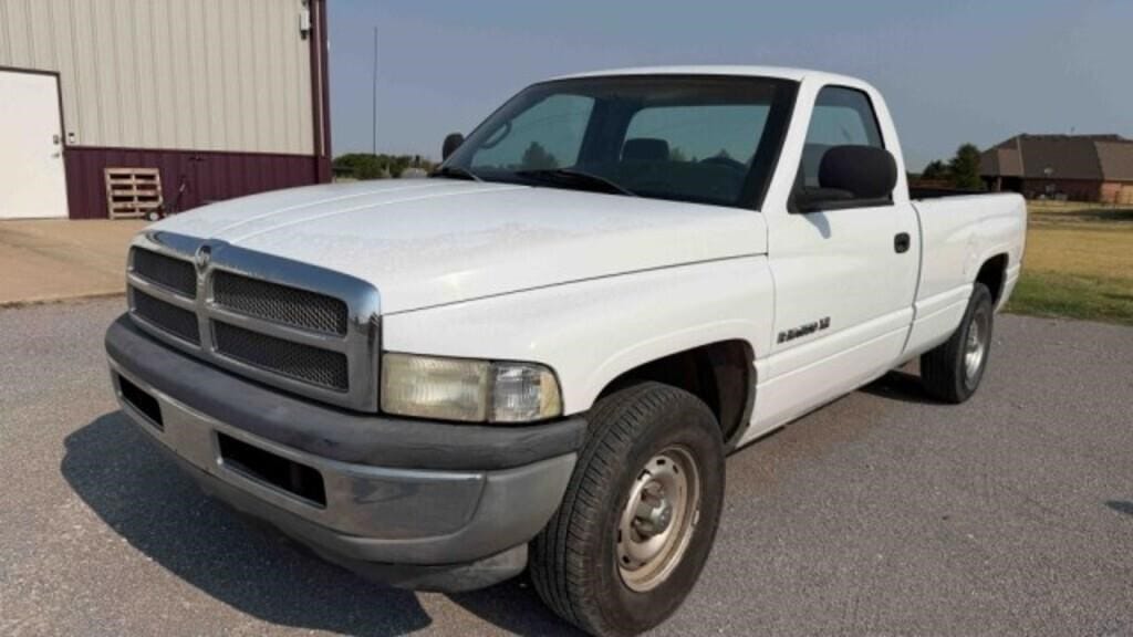 2001 Dodge Ram 1500 Equipment Image0