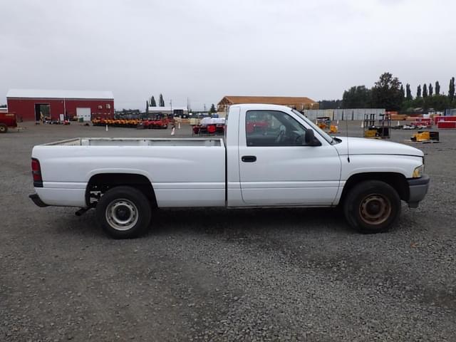 Image of Dodge Ram 1500 equipment image 2