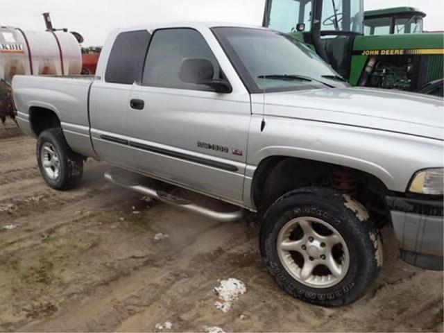 Image of Dodge Ram 1500 equipment image 2