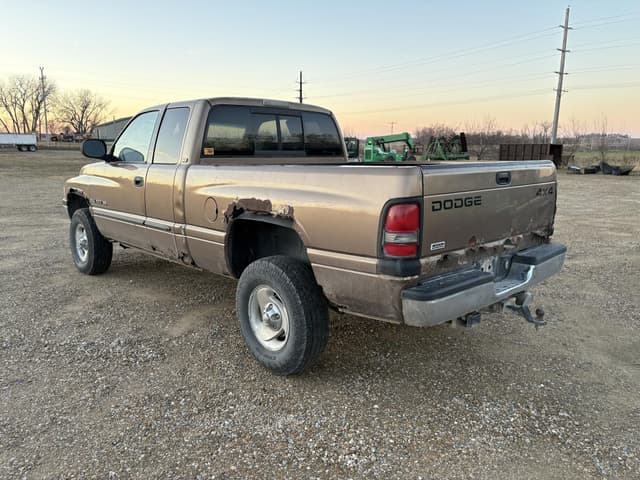 Image of Dodge Ram 1500 equipment image 3