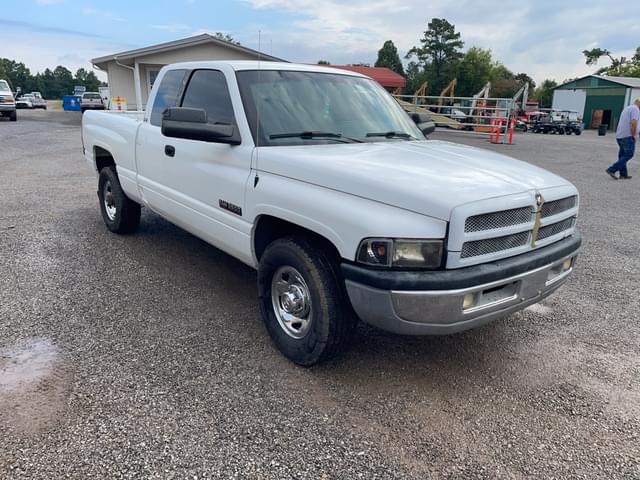 Image of Dodge Ram 2500 equipment image 4