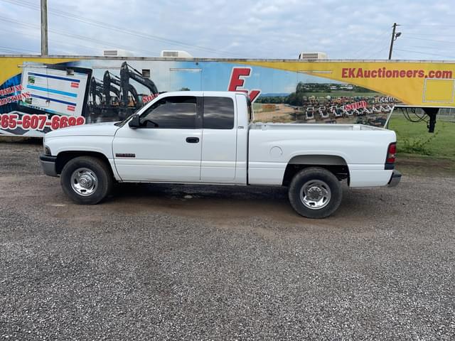 Image of Dodge Ram 2500 equipment image 1