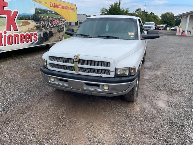 Image of Dodge Ram 2500 equipment image 3