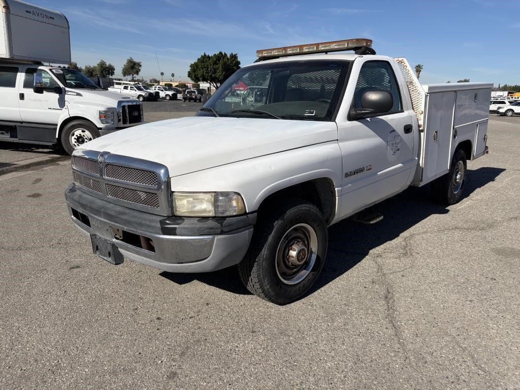 2001 Dodge Ram 2500 Equipment Image0