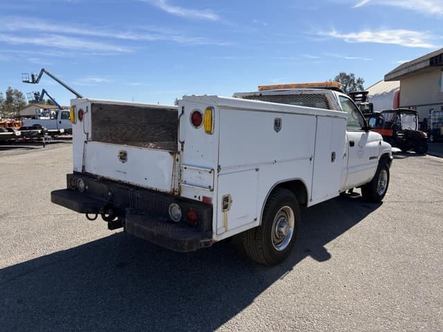 Image of Dodge Ram 2500 equipment image 2