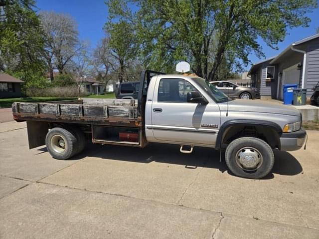 Image of Dodge Ram 3500 equipment image 1