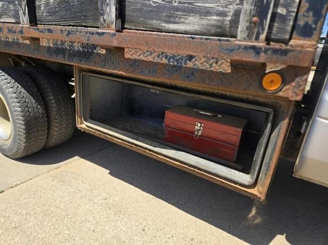 Image of Dodge Ram 3500 equipment image 4