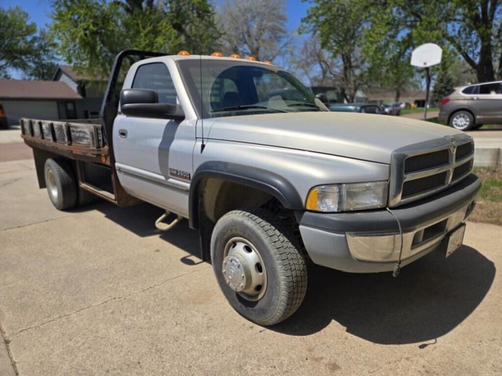 Image of Dodge Ram 3500 Primary image